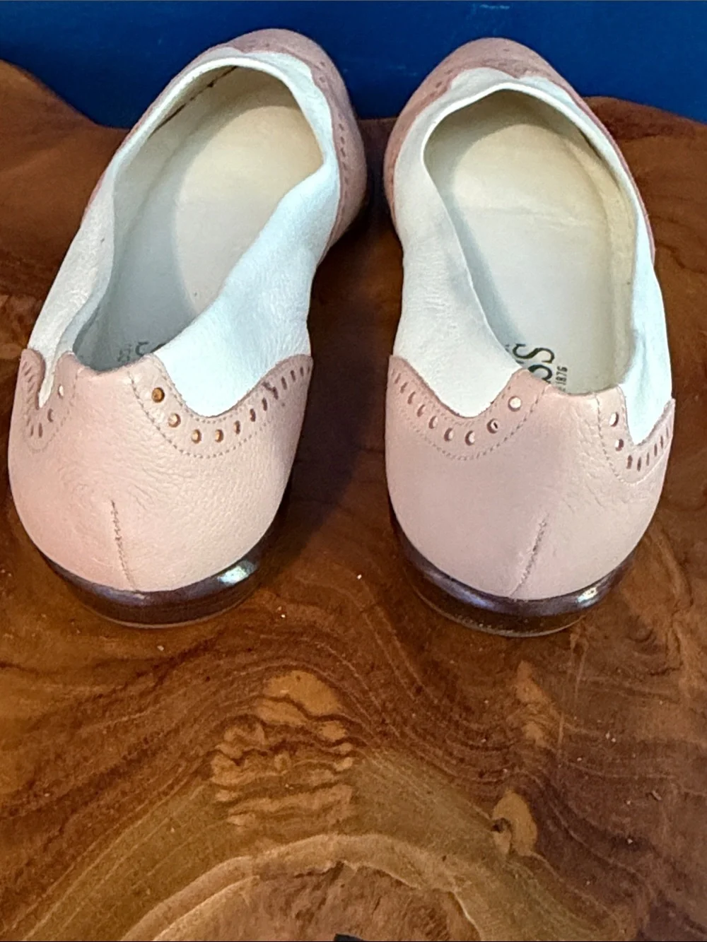 G.H. Bass & Co. Symphony Women’s 7.5N Pink White Leather Wingtip Oxford Flats